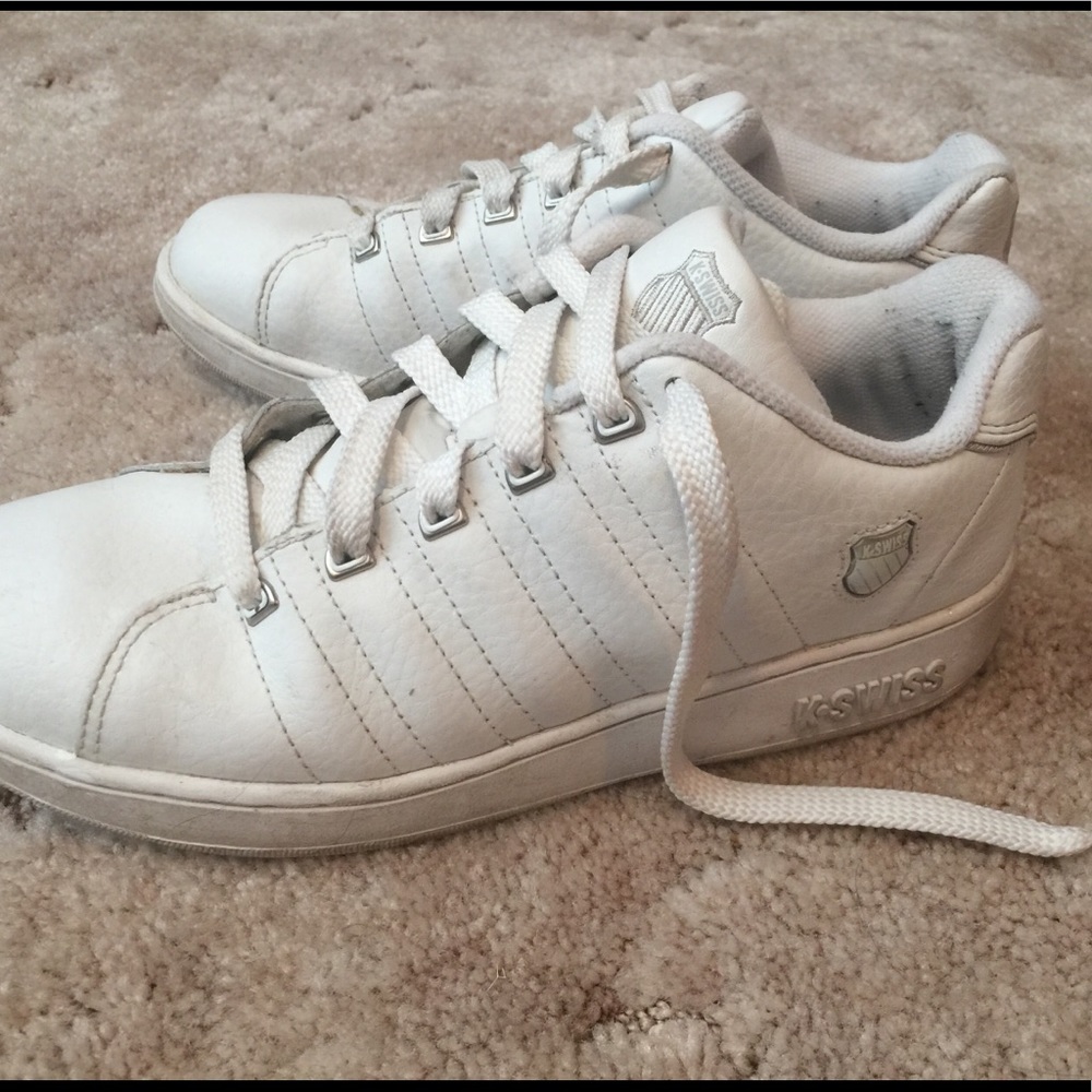 K-Swiss women’s size 8 court shoes, worn twice EUC